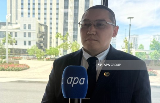 Politologue kazakh : L’Azerbaïdjan est l’un des principaux acteurs reliant l’Occident et l’Orient