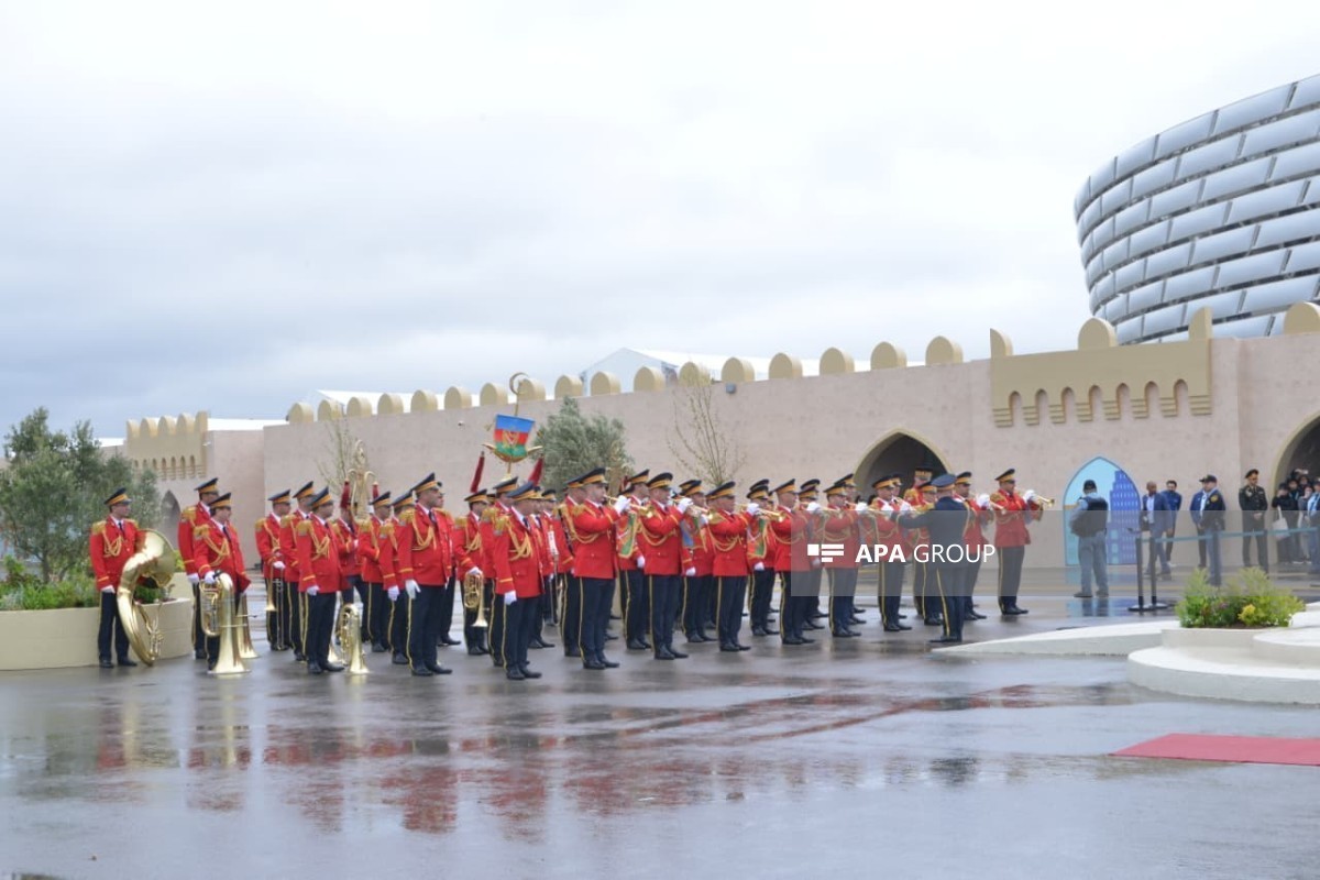 WUF13 : les drapeaux de l’ONU et de l’Azerbaïdjan hissés à Bakou - PHOTO 