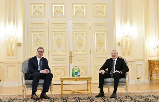 Le président azerbaïdjanais rencontre son homologue serbe à Bakou