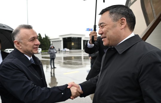 Le président kirghiz Sadyr Japarov est arrivé en Azerbaïdjan