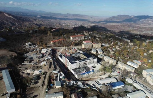 Il y a eu la première réinstallation dans le village de Boyuk Galaderesi, dans la région de Choucha