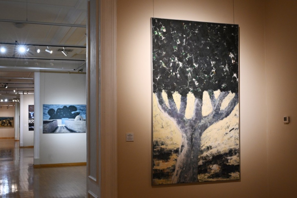 Le président Ilham Aliyev, la première dame Mehriban Aliyeva et les membres de leur famille visitent l’exposition rétrospective « Mon Abcheron : et plus encore »-PHOTO 
